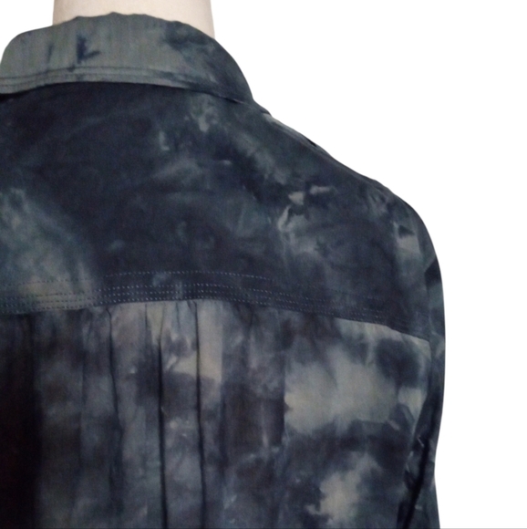 Anthropologie Pilcro Navy & Gray Tye Dye Button Front Cotton Blouse Size Medium - Picture 6 of 8